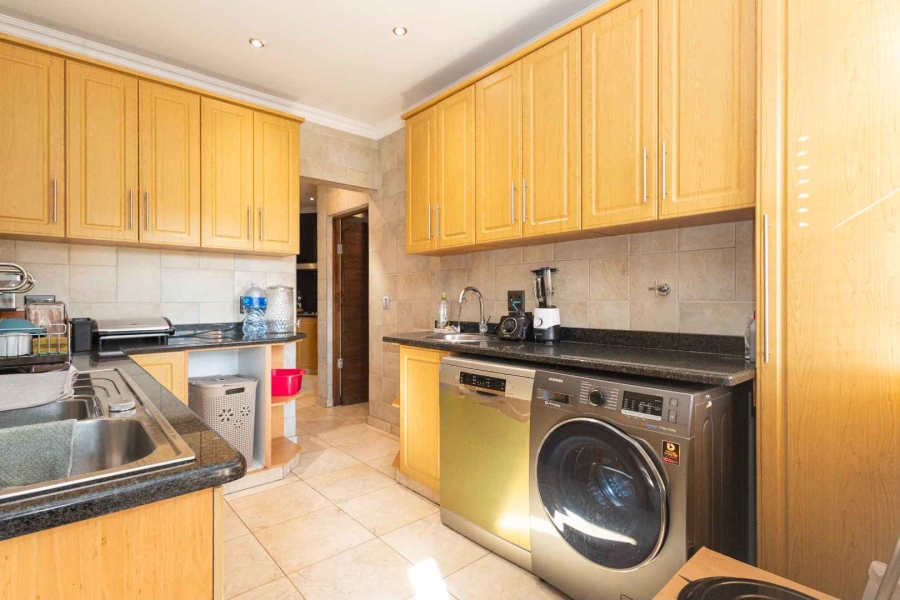 To Let 4 Bedroom Property for Rent in Ridgeworth Western Cape